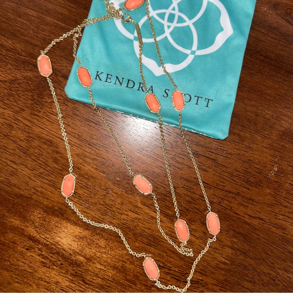 Kendra Scott necklace